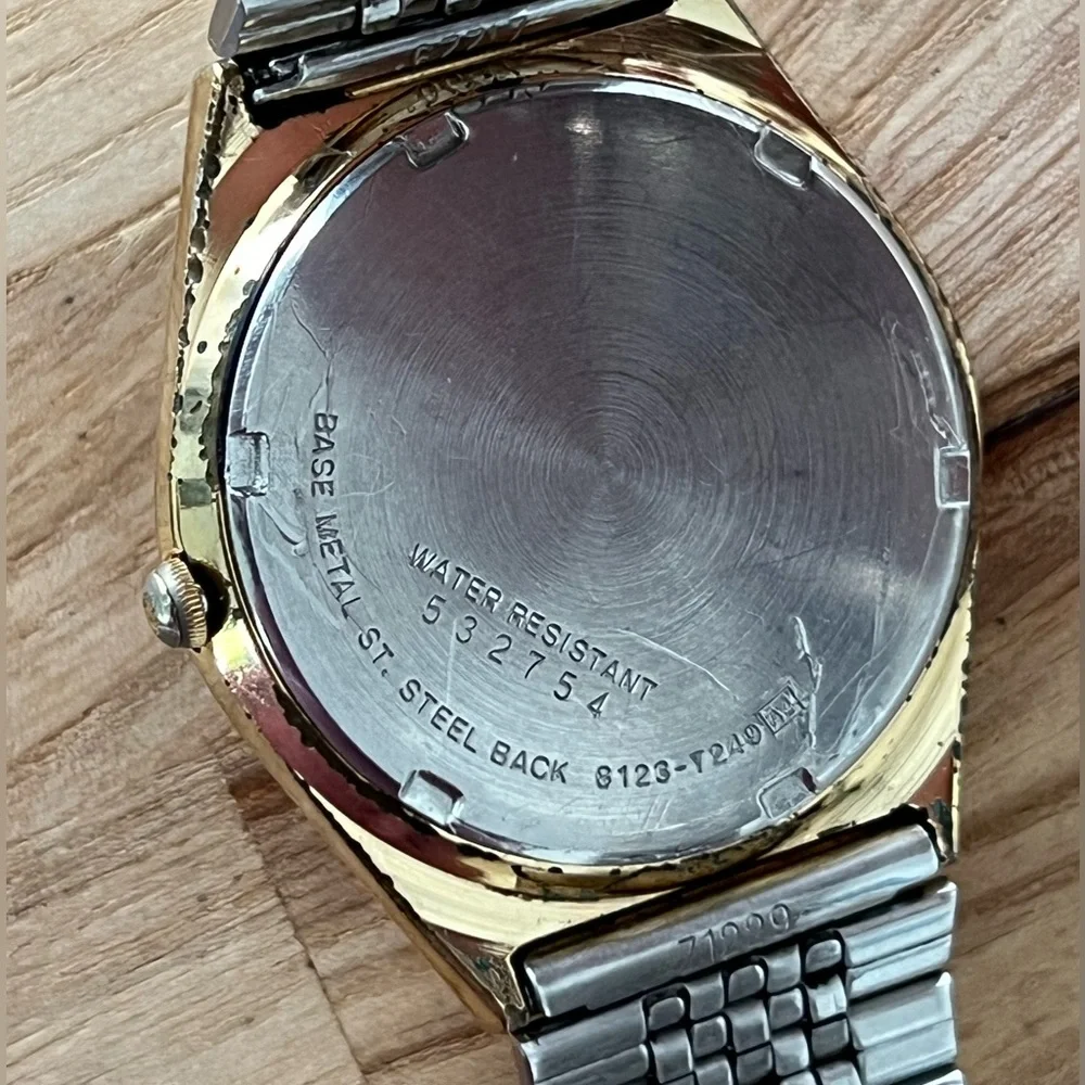 Seiko SQ Vintage Men’s Watch Gold Bracelet, Dial, Case, Day Date New Crystal